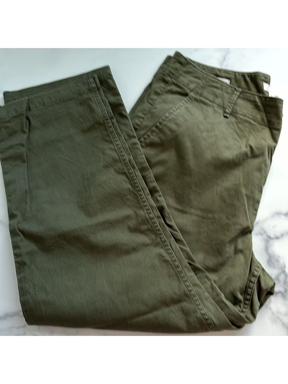 Loft The Perfect Straight Capri Pants in Washed Twill Olive Green Size 12P - Picture 8 of 10